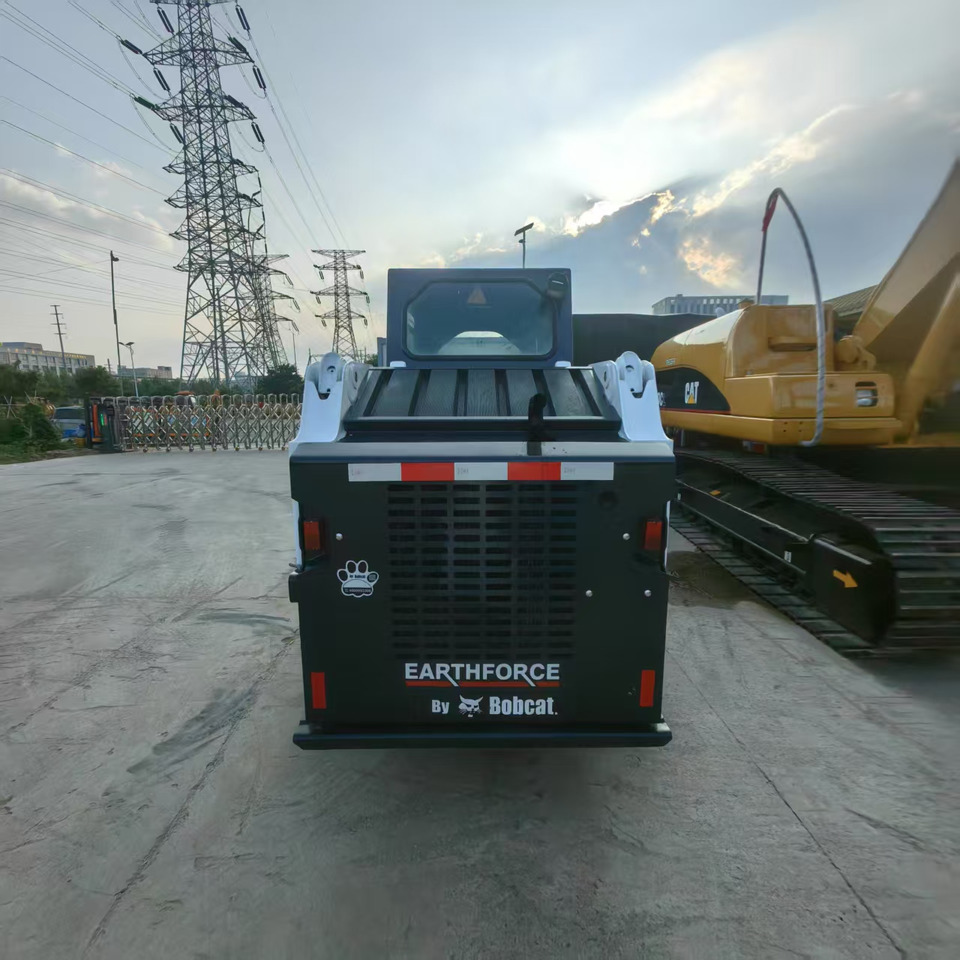 BOBCAT S160 - Мини-погрузчик с бортовым поворотом: фото 4 BOBCAT S160 - Мини-погрузчик с бортовым поворотом: фото 4