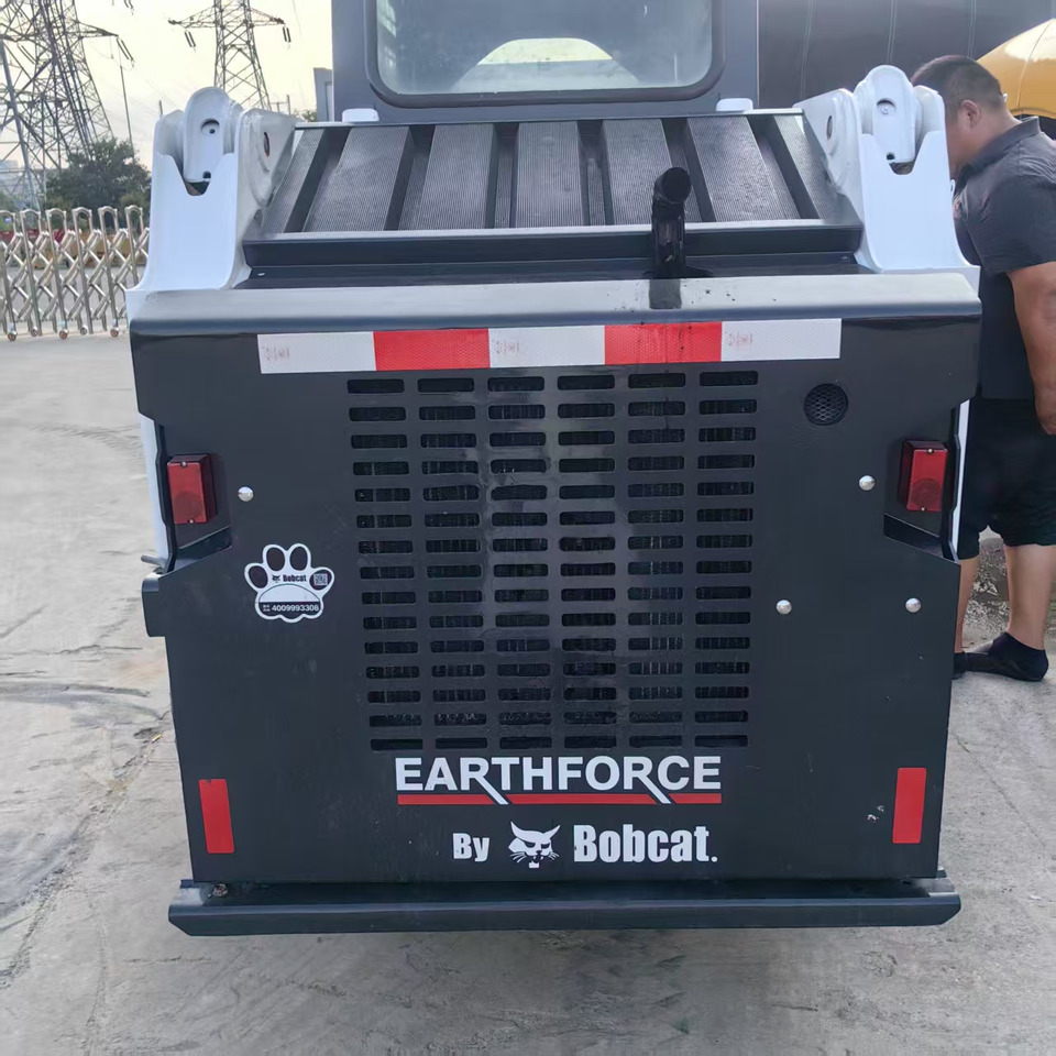 BOBCAT S160 - Мини-погрузчик с бортовым поворотом: фото 3 BOBCAT S160 - Мини-погрузчик с бортовым поворотом: фото 3