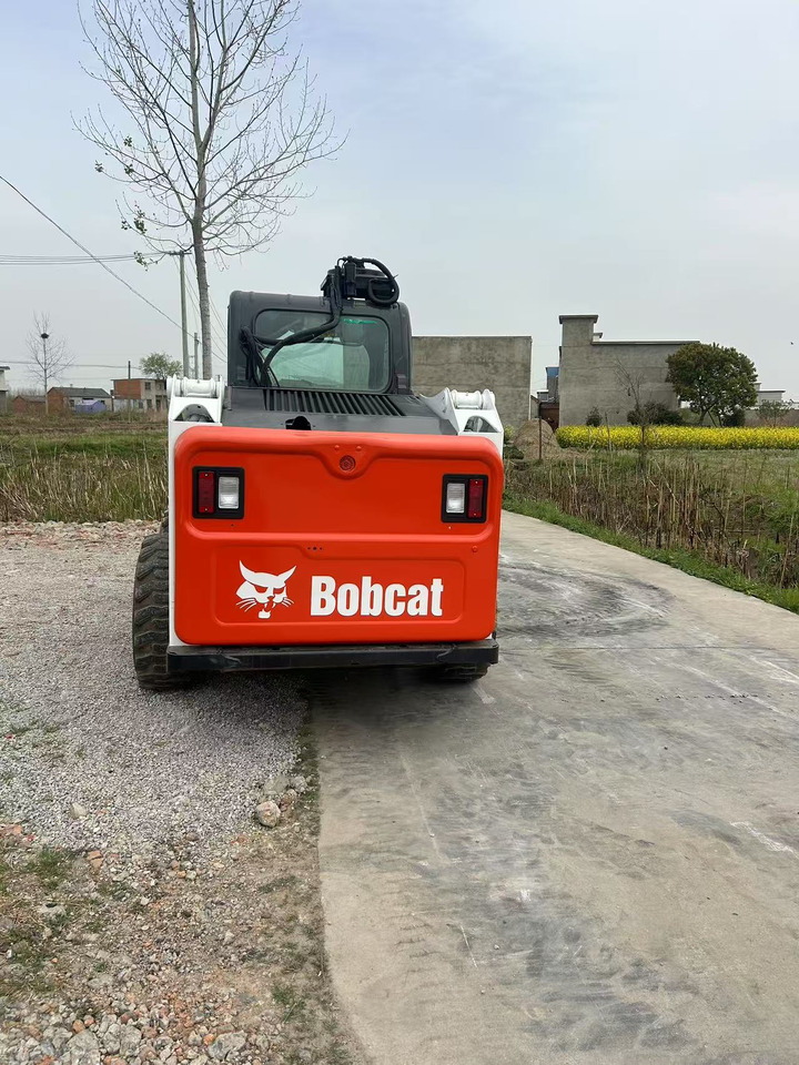 Мини-погрузчик с бортовым поворотом BOBCAT S550: фото 8