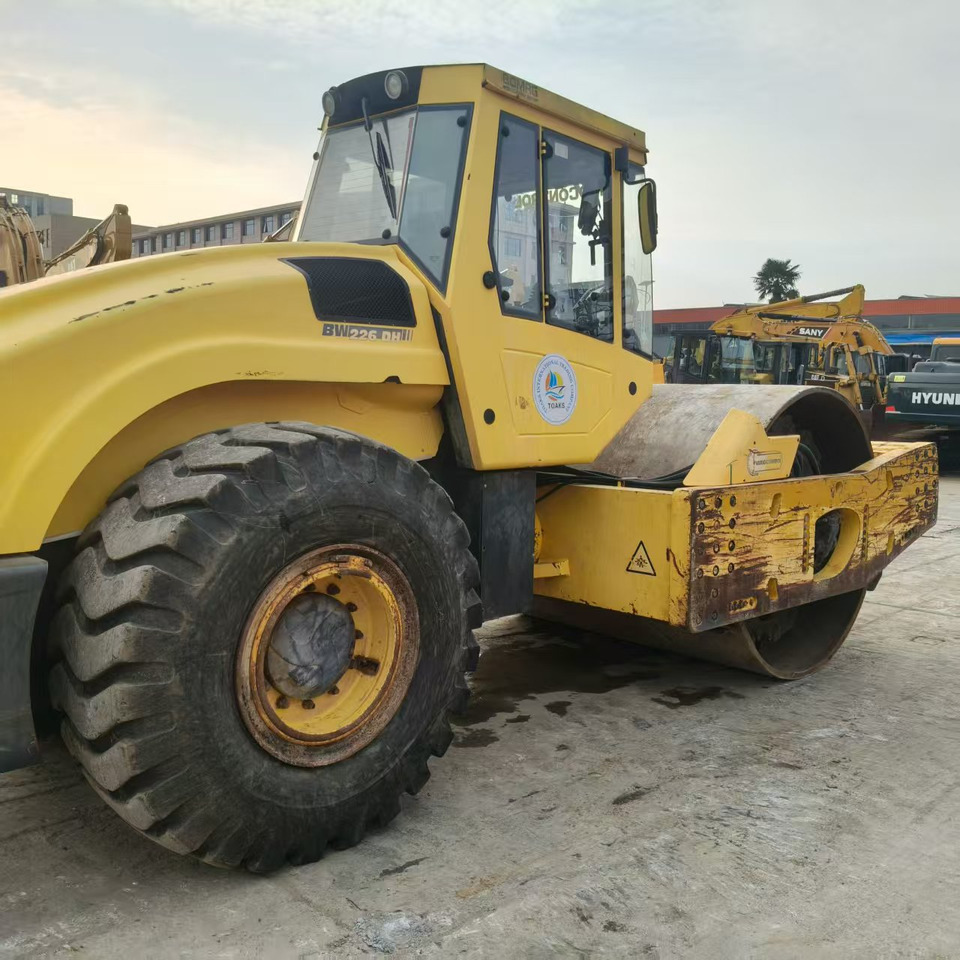 BOMAG BW226DH - Дорожный каток: фото 4 BOMAG BW226DH - Дорожный каток: фото 4