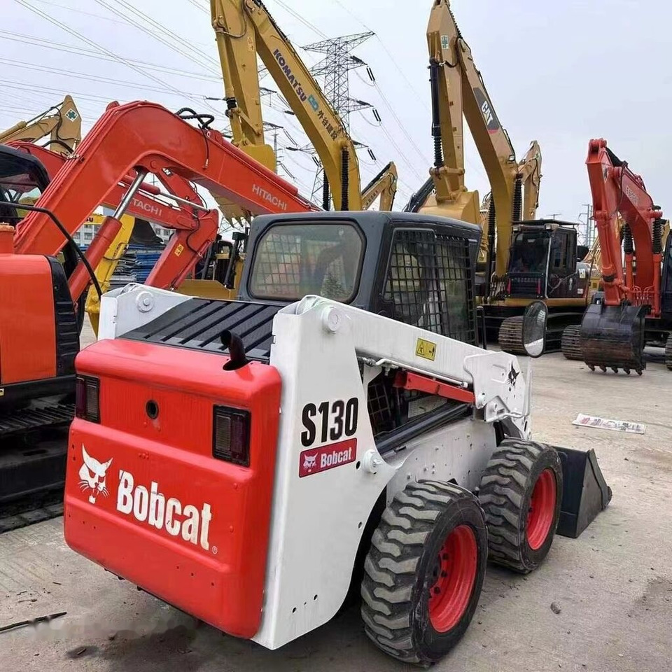 Bobcat S130 - Мини-погрузчик с бортовым поворотом: фото 4 Bobcat S130 - Мини-погрузчик с бортовым поворотом: фото 4