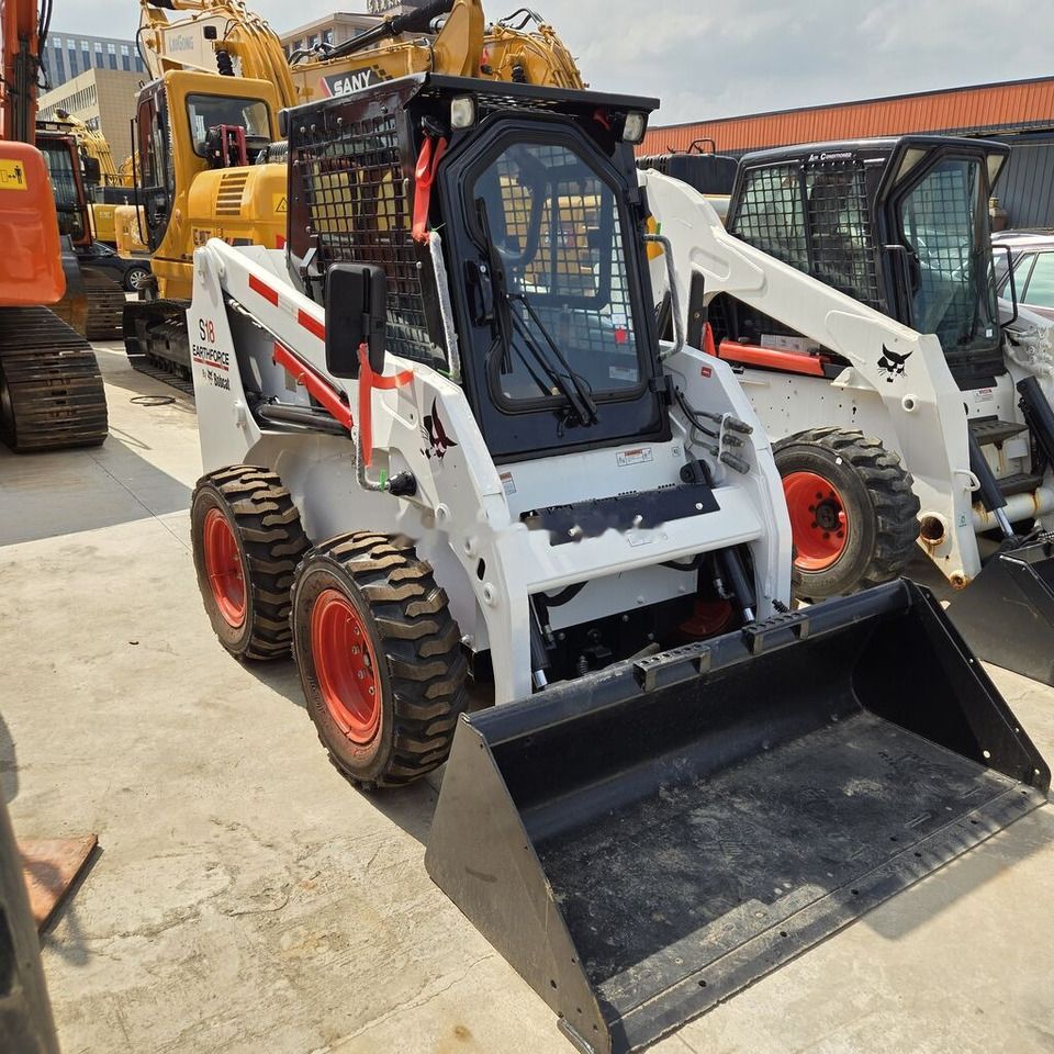 Bobcat S18 - Мини-погрузчик с бортовым поворотом: фото 4 Bobcat S18 - Мини-погрузчик с бортовым поворотом: фото 4