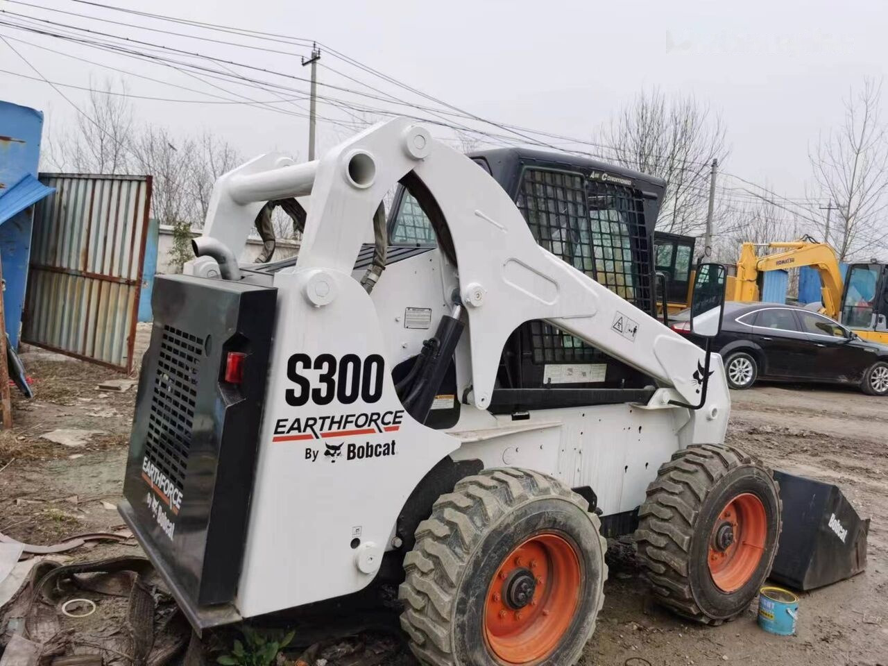 Bobcat S300 - Мини-погрузчик с бортовым поворотом: фото 4 Bobcat S300 - Мини-погрузчик с бортовым поворотом: фото 4