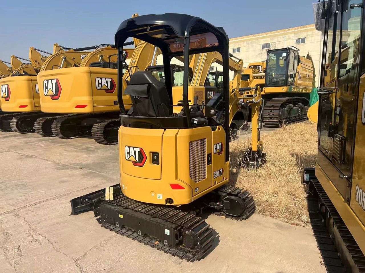 CAT 301.7 - Мини-экскаватор: фото 1 CAT 301.7 - Мини-экскаватор: фото 1