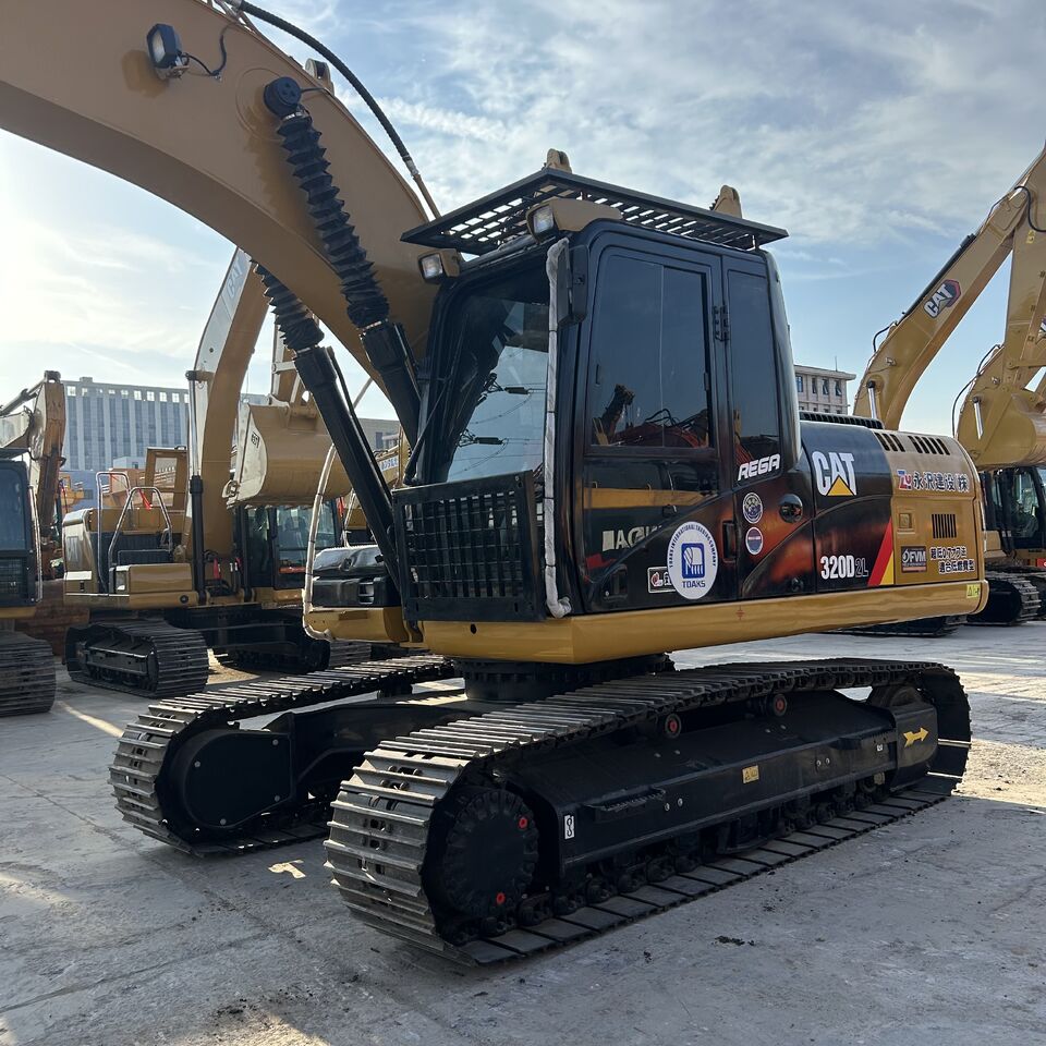 CAT 320D - Гусеничный экскаватор: фото 2 CAT 320D - Гусеничный экскаватор: фото 2