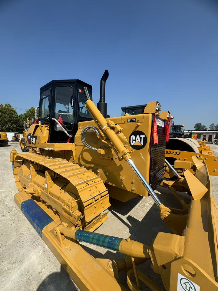 CATERPILLAR D6G - Бульдозер: фото 2 CATERPILLAR D6G - Бульдозер: фото 2