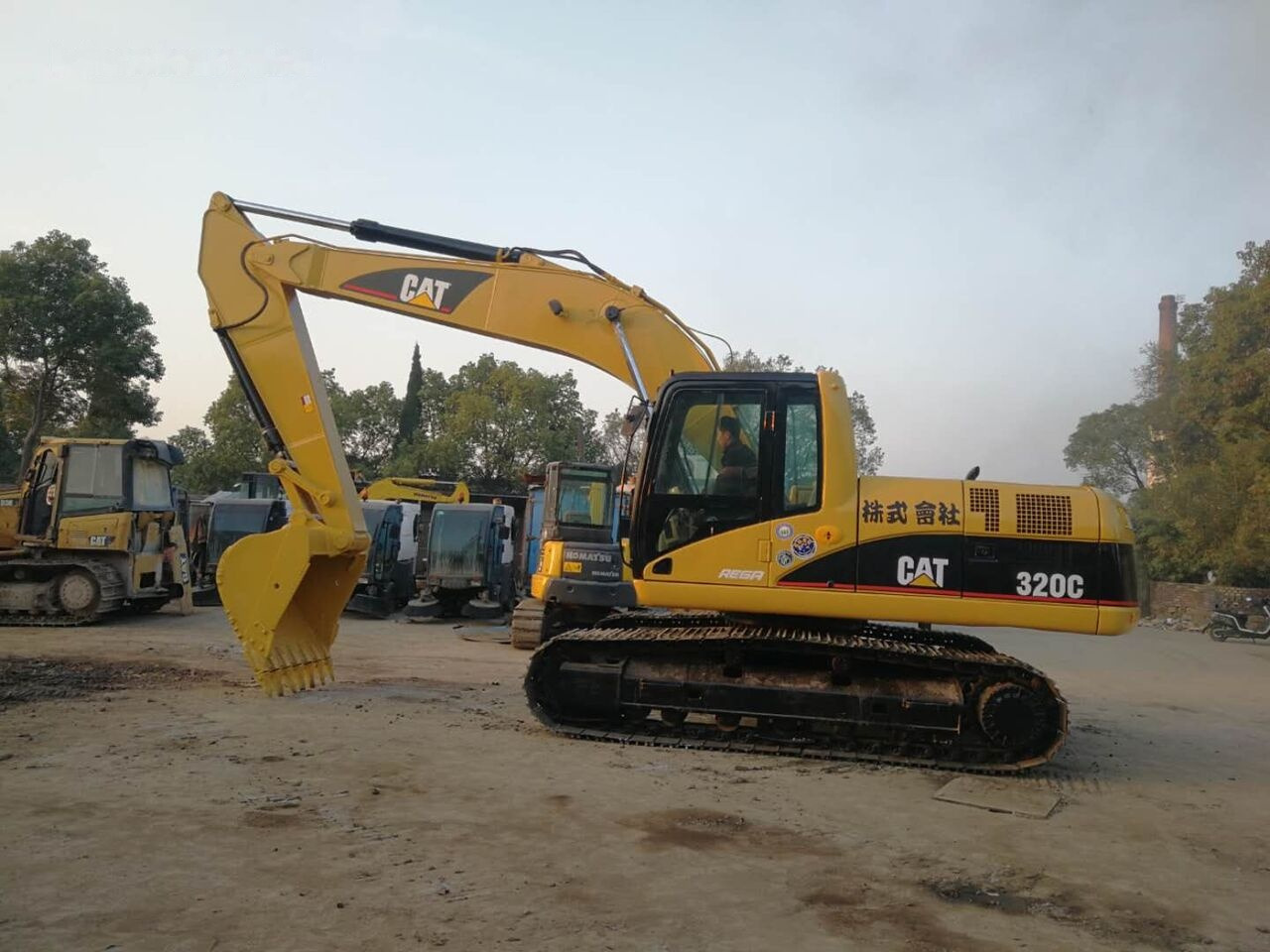 Caterpillar 320C - Гусеничный экскаватор: фото 2 Caterpillar 320C - Гусеничный экскаватор: фото 2