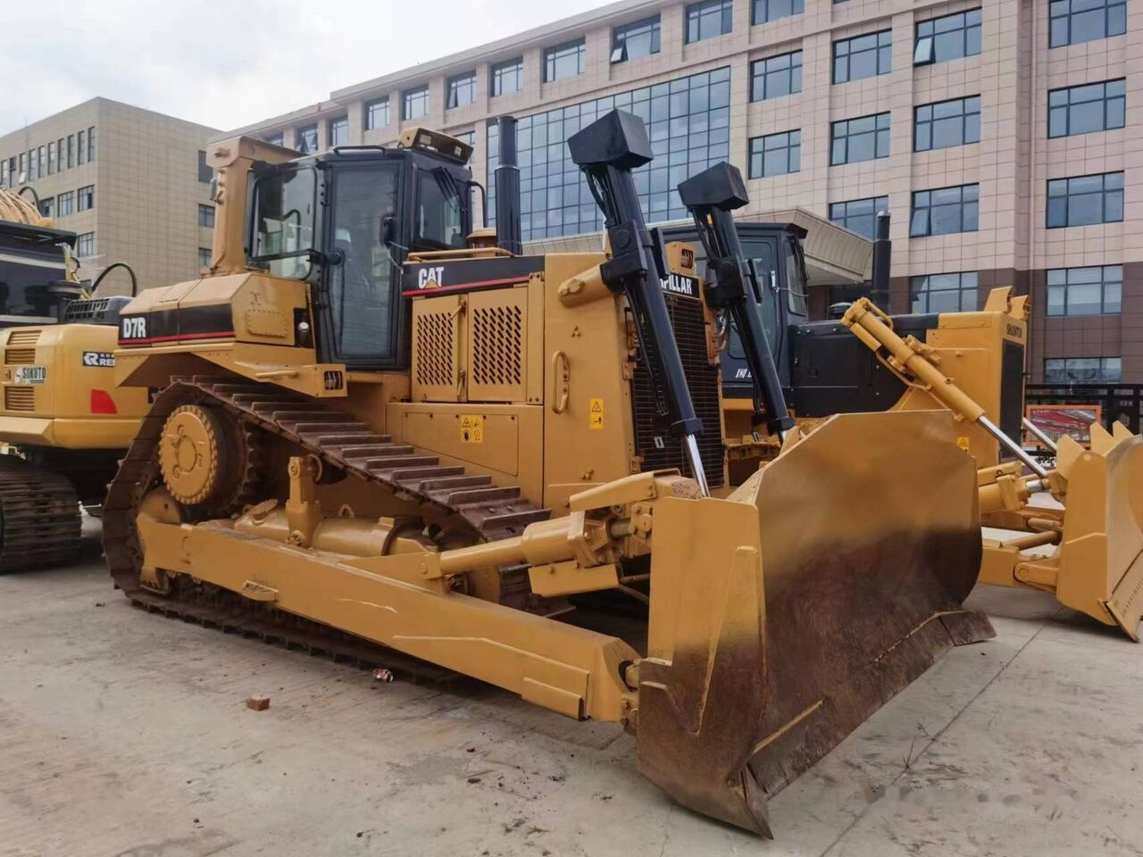 Caterpillar D7R - Бульдозер: фото 3 Caterpillar D7R - Бульдозер: фото 3