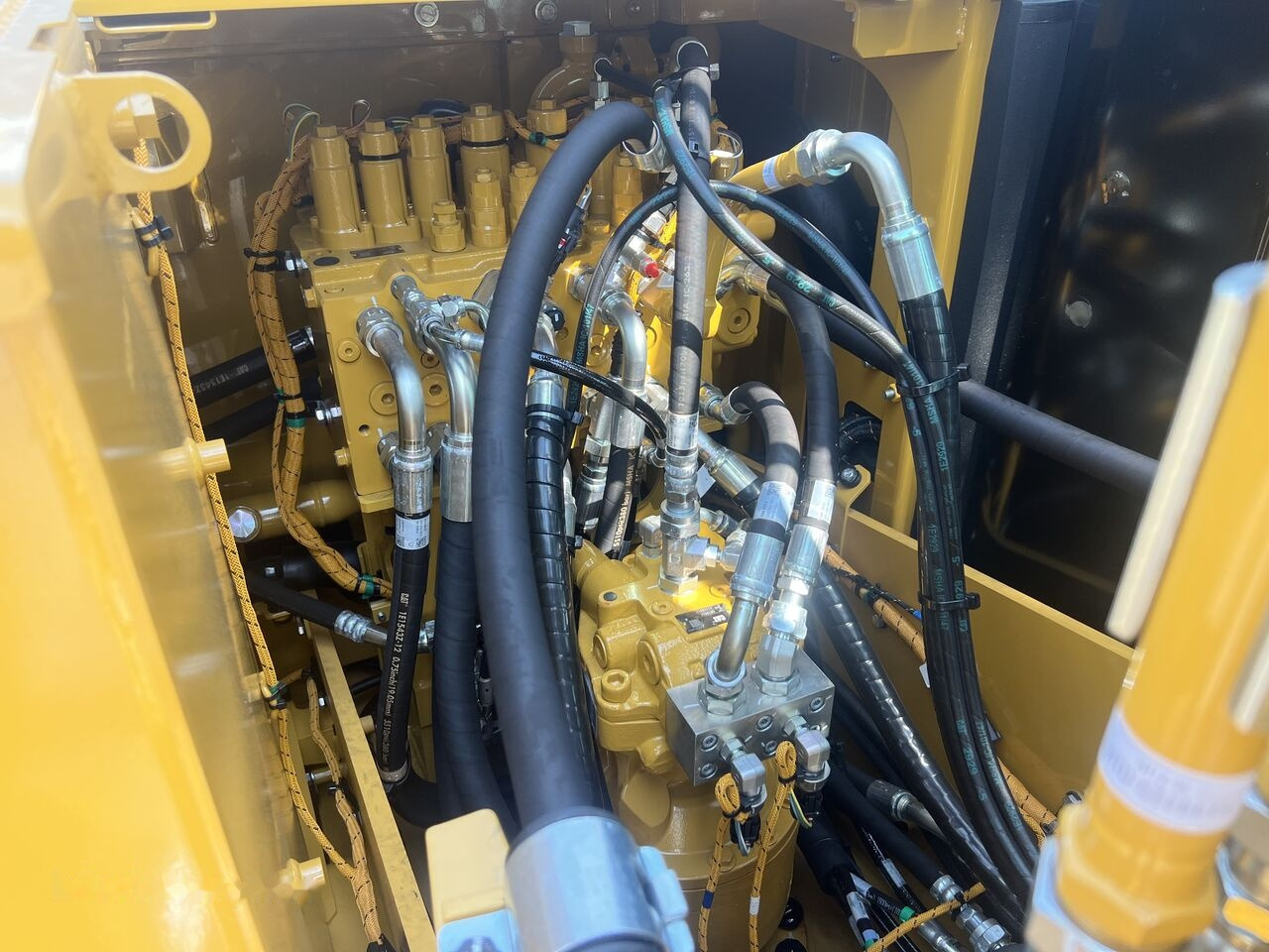 Новый Колёсный экскаватор Caterpillar M315GC NEW MACHINE: фото 11