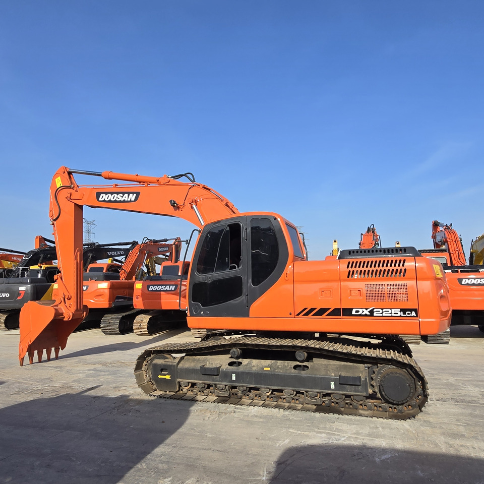 DOOSAN DX225LCA - Гусеничный экскаватор: фото 1 DOOSAN DX225LCA - Гусеничный экскаватор: фото 1