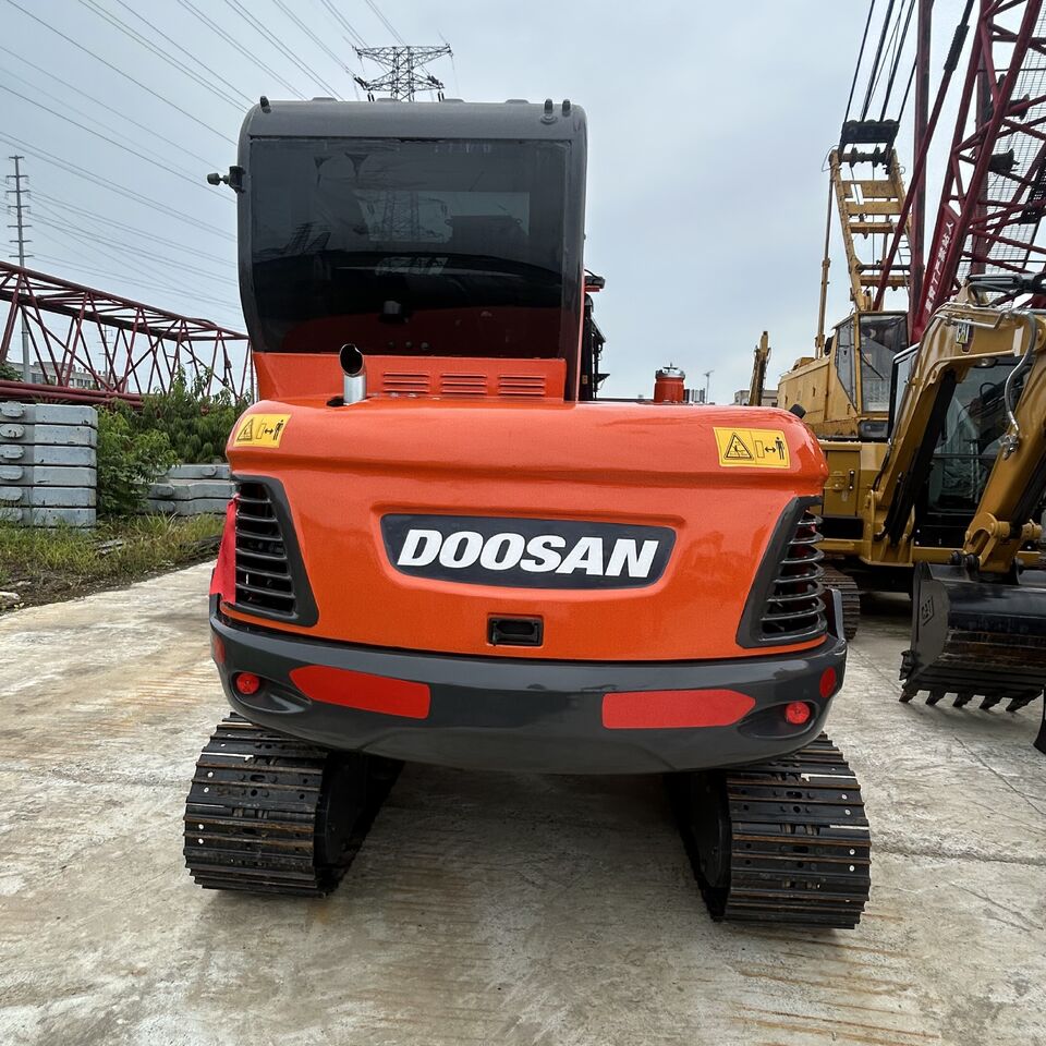 DOOSAN DX60-9C - Гусеничный экскаватор: фото 3 DOOSAN DX60-9C - Гусеничный экскаватор: фото 3