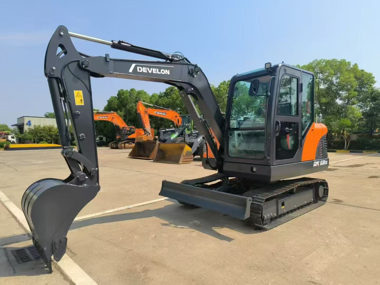 DOOSAN DX60D - Мини-экскаватор: фото 3 DOOSAN DX60D - Мини-экскаватор: фото 3