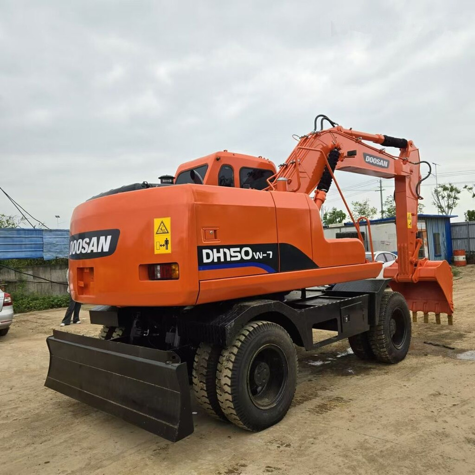Doosan DH150W - Колёсный экскаватор: фото 4 Doosan DH150W - Колёсный экскаватор: фото 4
