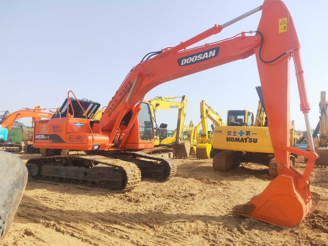 Doosan DH225LC-7 - Гусеничный экскаватор: фото 5 Doosan DH225LC-7 - Гусеничный экскаватор: фото 5