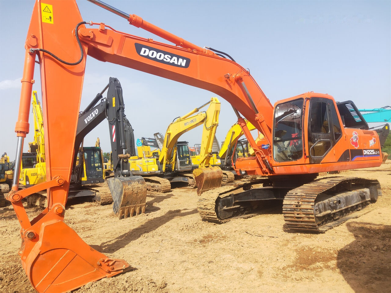 Doosan DH225LC-7 - Гусеничный экскаватор: фото 3 Doosan DH225LC-7 - Гусеничный экскаватор: фото 3