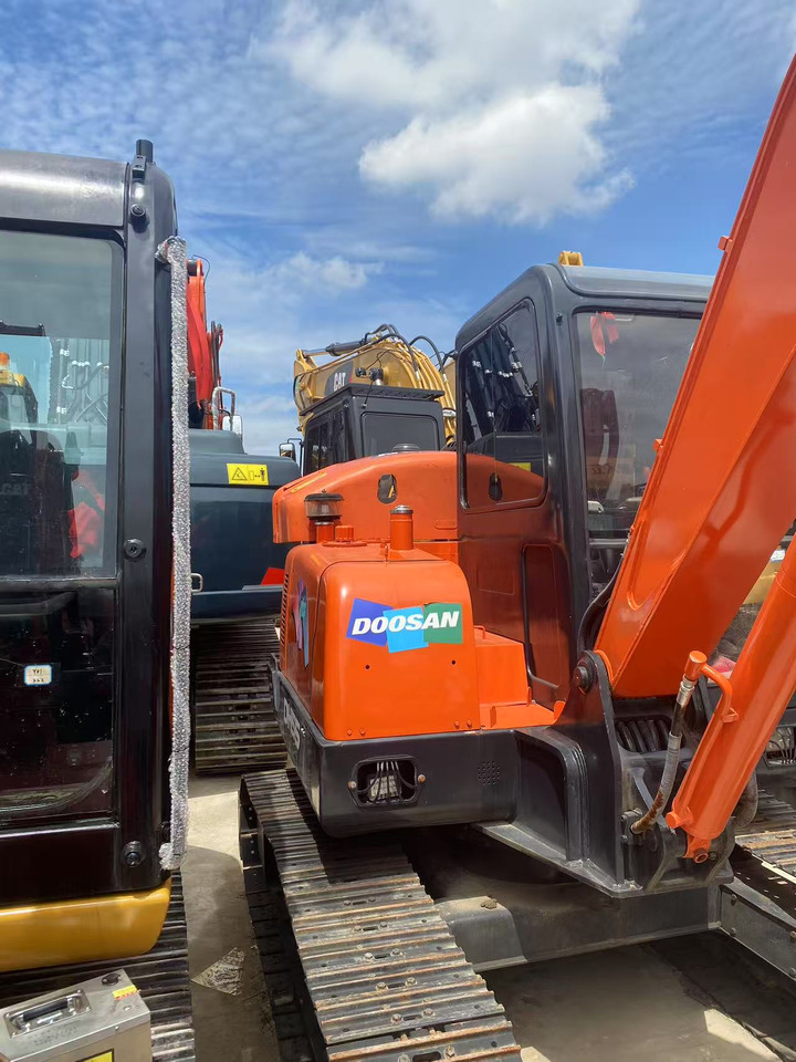 Doosan DH55 - Мини-экскаватор: фото 2 Doosan DH55 - Мини-экскаватор: фото 2