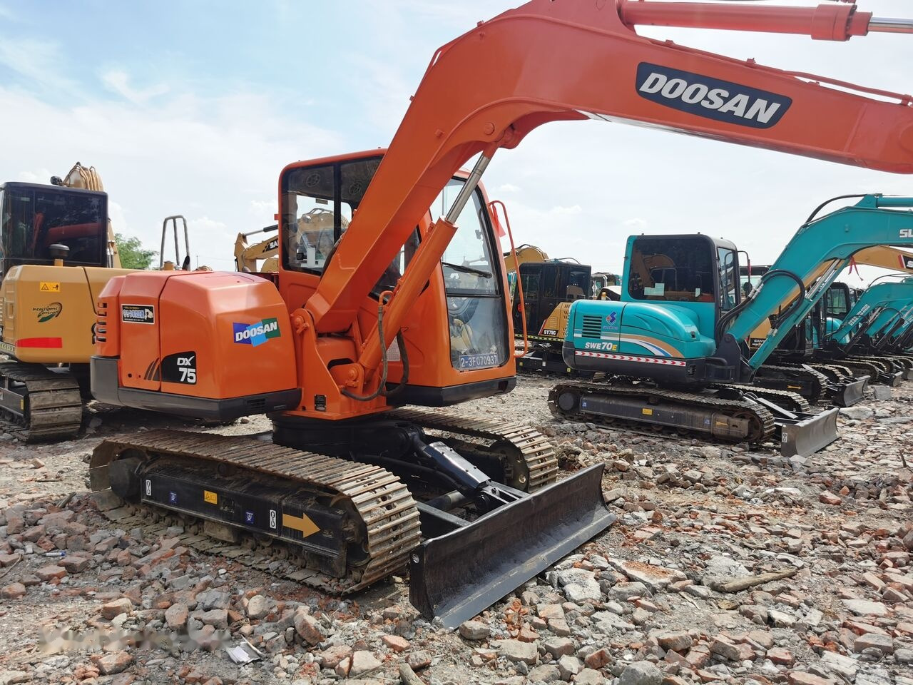 Гусеничный экскаватор Doosan DX75: фото 6