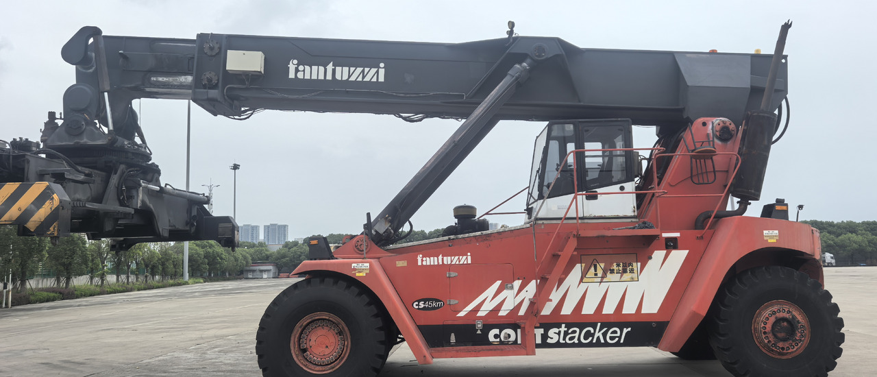 FANTUZZI CS45KM reach stacker - Ричстакер: фото 1 FANTUZZI CS45KM reach stacker - Ричстакер: фото 1