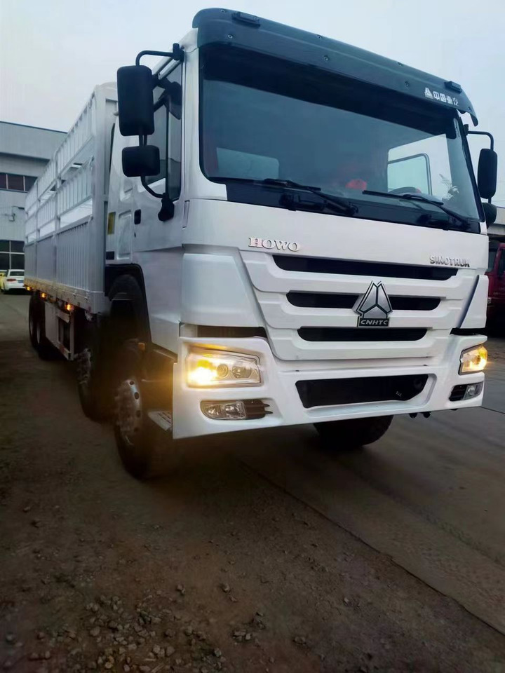 SINOTRUK Howo 8*4 Fence Brucket Truck - Грузовик: фото 3 SINOTRUK Howo 8*4 Fence Brucket Truck - Грузовик: фото 3