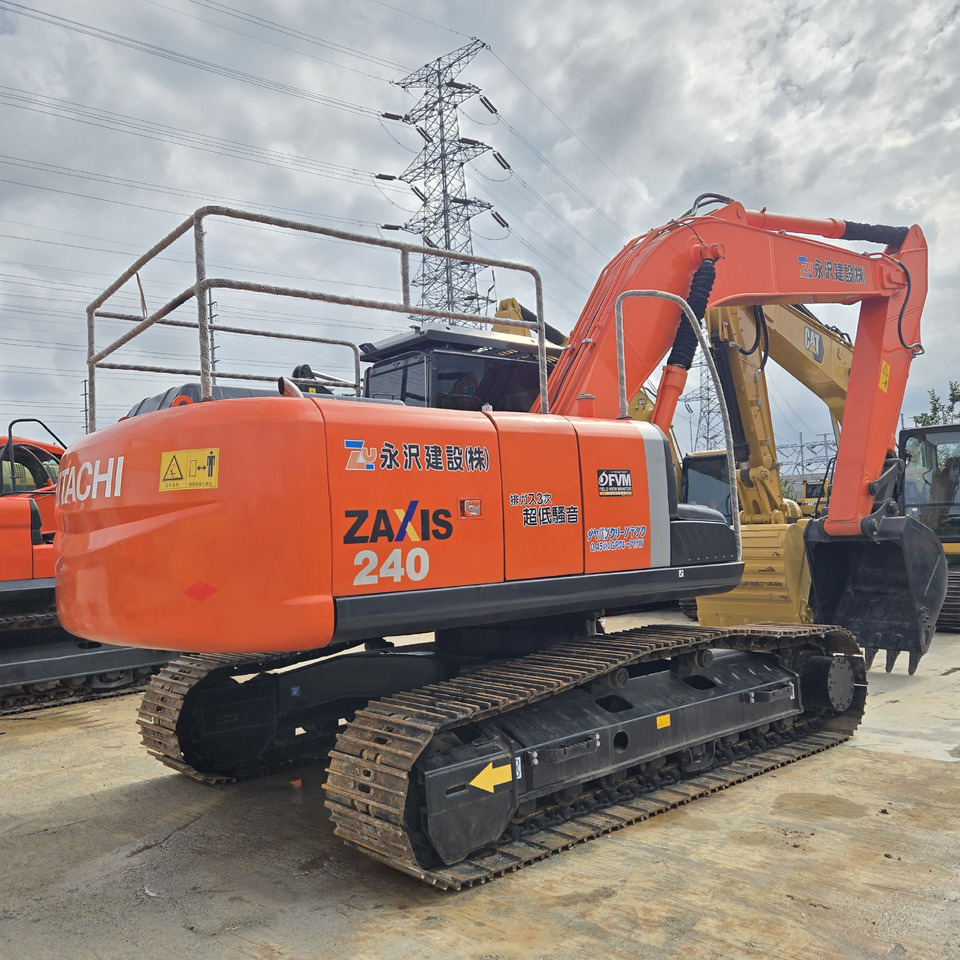 HITACHI ZX240 - Гусеничный экскаватор: фото 3 HITACHI ZX240 - Гусеничный экскаватор: фото 3