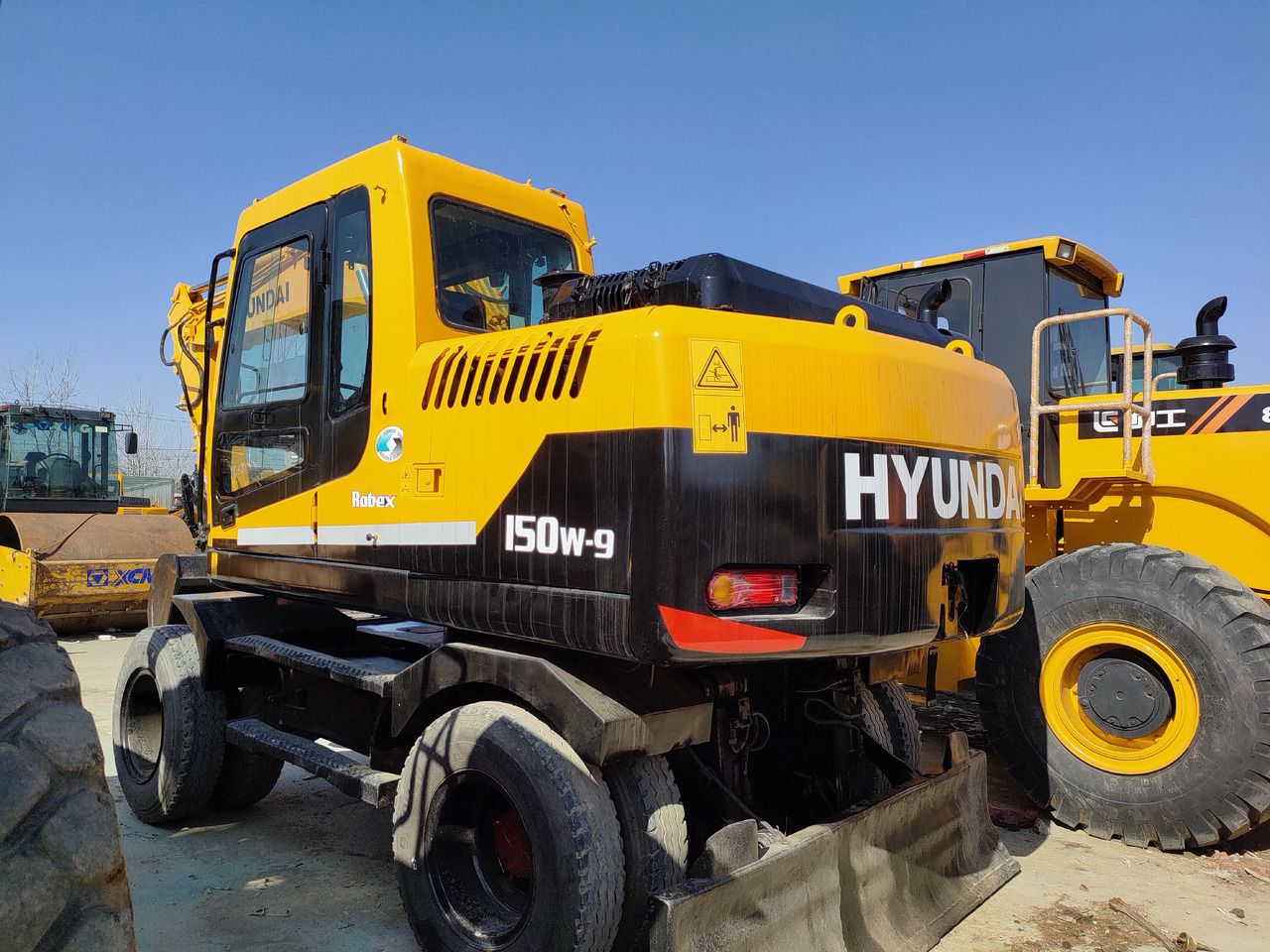 Hyundai R150W-9 - Колёсный экскаватор: фото 3 Hyundai R150W-9 - Колёсный экскаватор: фото 3