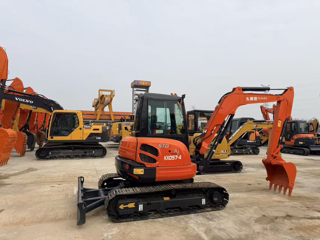 KUBOTA KX057-4 - Мини-экскаватор: фото 3 KUBOTA KX057-4 - Мини-экскаватор: фото 3