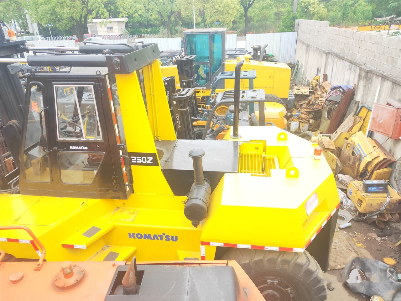 Komatsu FD250 - Дизельный погрузчик: фото 1 Komatsu FD250 - Дизельный погрузчик: фото 1