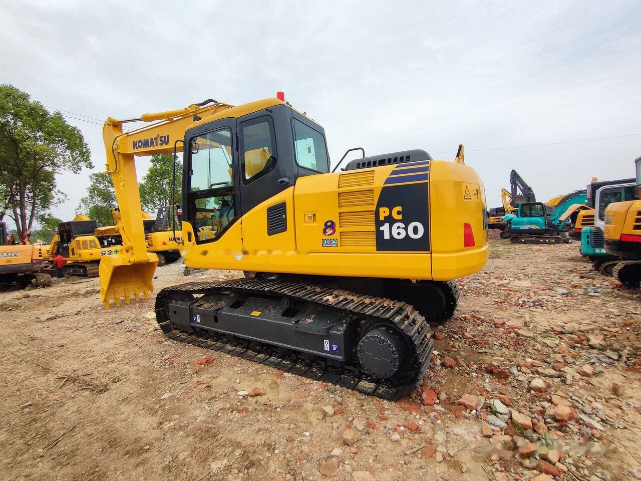 Komatsu PC160LC-7 - Гусеничный экскаватор: фото 2 Komatsu PC160LC-7 - Гусеничный экскаватор: фото 2