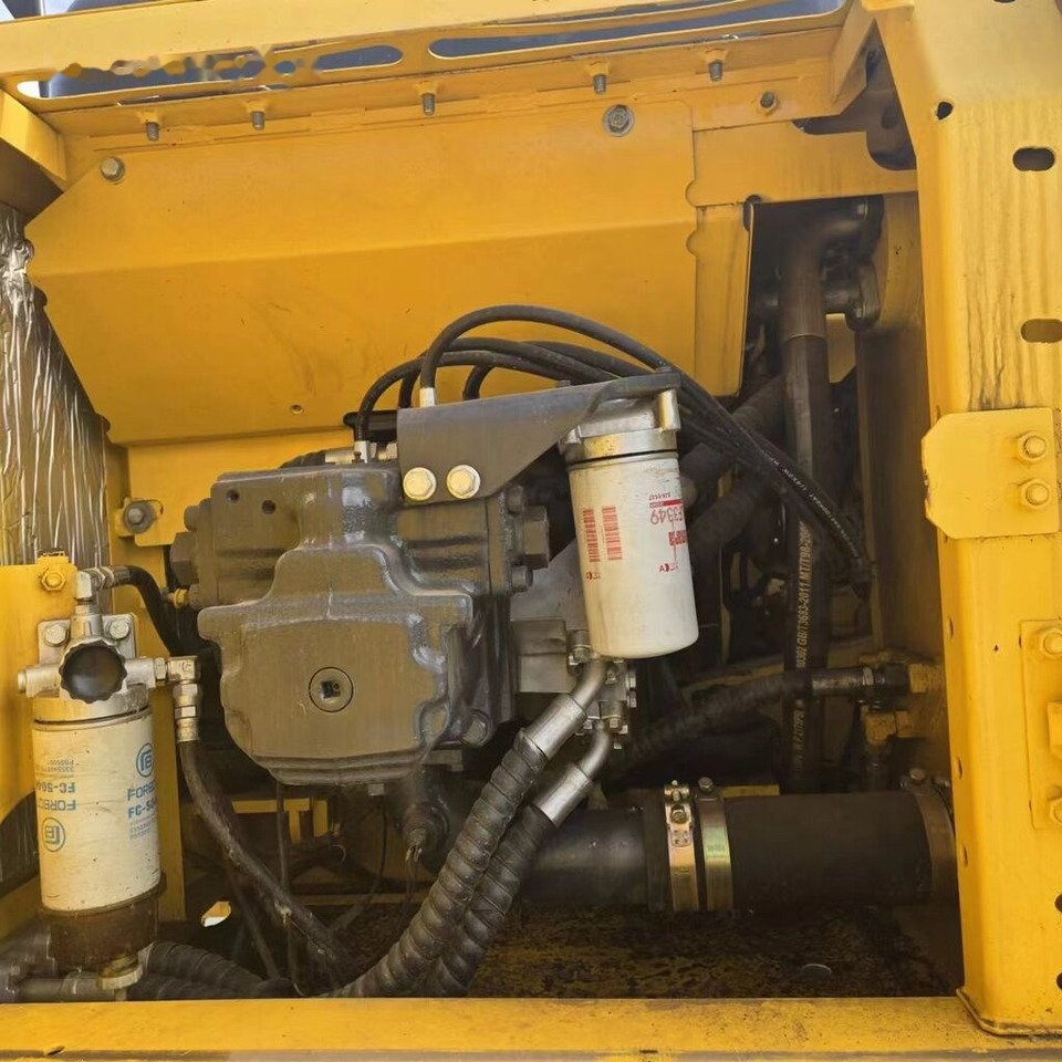 Гусеничный экскаватор Komatsu PC200-8: фото 8
