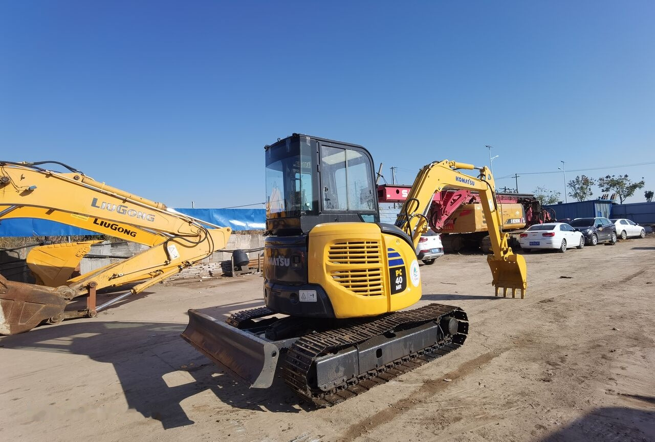 Komatsu PC40 - Мини-экскаватор: фото 1 Komatsu PC40 - Мини-экскаватор: фото 1