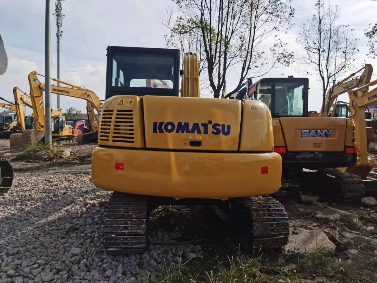 Komatsu PC70-8 - Мини-экскаватор: фото 1 Komatsu PC70-8 - Мини-экскаватор: фото 1