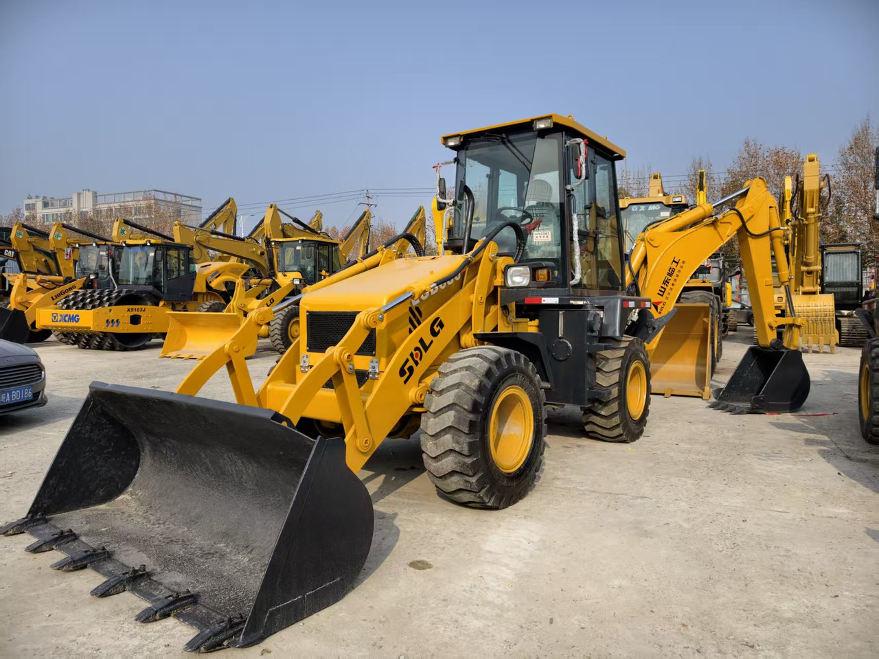 SDLG LGB680 - Экскаватор-погрузчик: фото 3 SDLG LGB680 - Экскаватор-погрузчик: фото 3