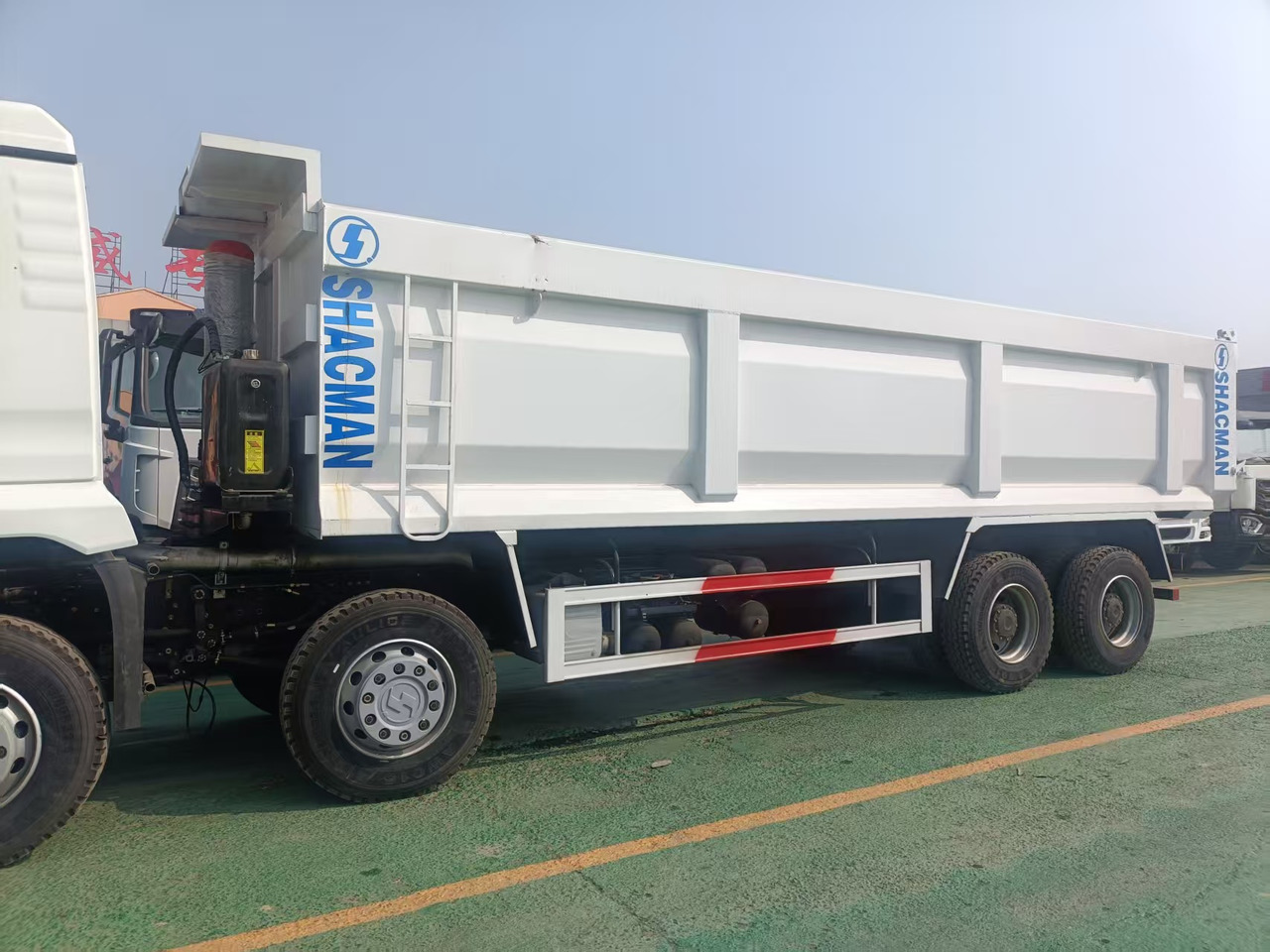 SHACMAN H3000 - Самосвал: фото 4 SHACMAN H3000 - Самосвал: фото 4
