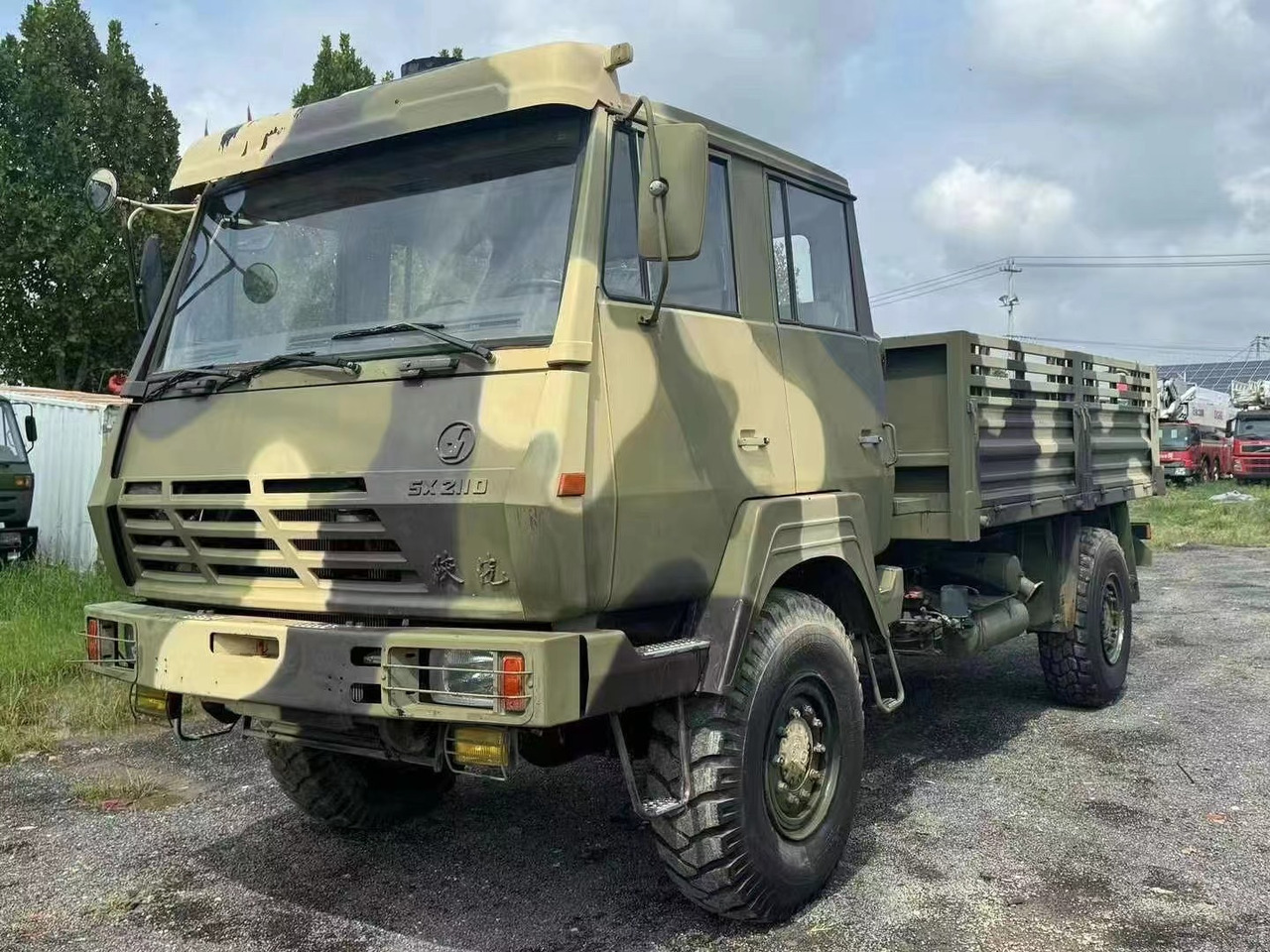 SHACMAN - Грузовик с закрытым кузовом: фото 1 SHACMAN - Грузовик с закрытым кузовом: фото 1