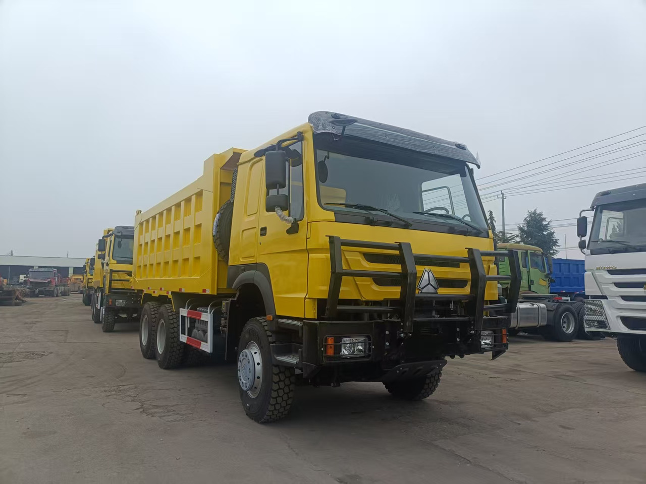 SINOTRUK HOWO 6x4 - Самосвал: фото 1 SINOTRUK HOWO 6x4 - Самосвал: фото 1
