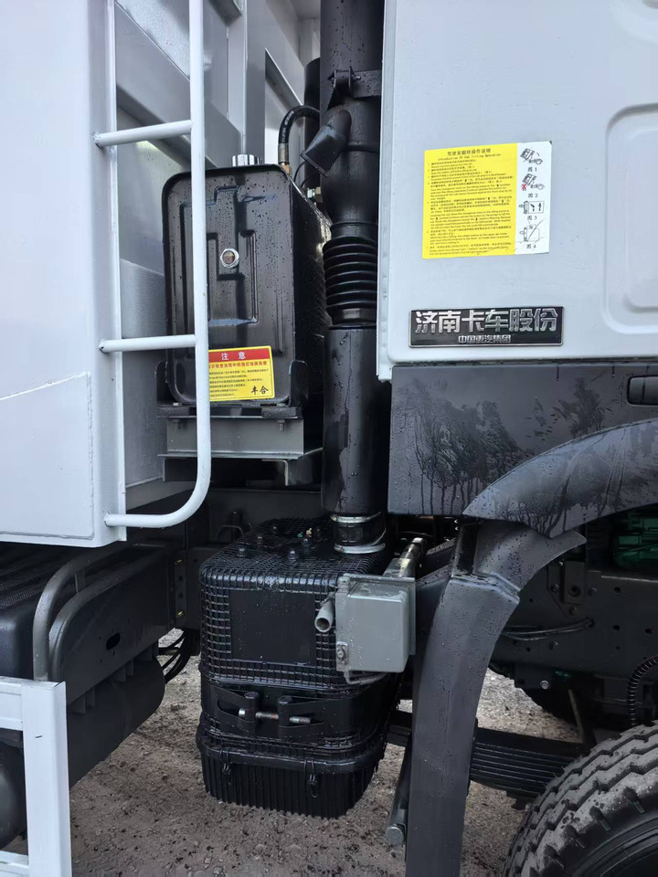 SINOTRUK HOWO 6x4 - Самосвал: фото 5 SINOTRUK HOWO 6x4 - Самосвал: фото 5