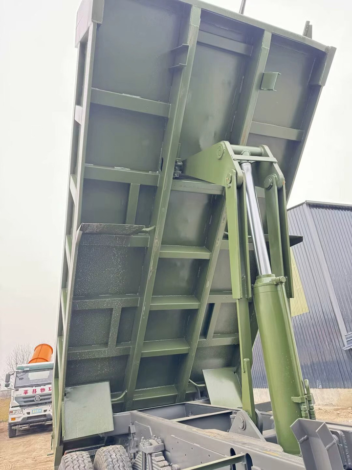 SINOTRUK HOWO 6x4 - Самосвал: фото 5 SINOTRUK HOWO 6x4 - Самосвал: фото 5