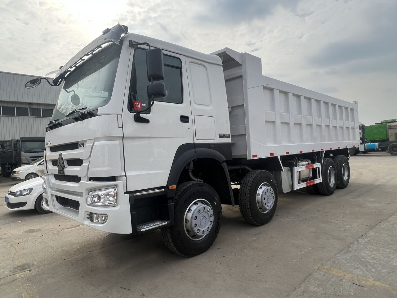 Sinotruk Howo 8*4 - Самосвал: фото 5 Sinotruk Howo 8*4 - Самосвал: фото 5