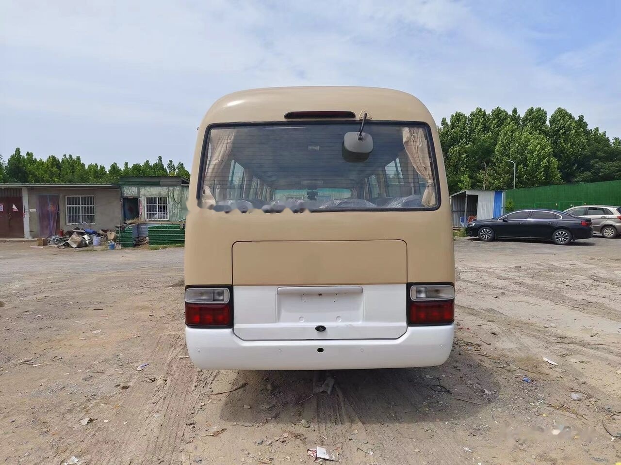 Toyota Coaster - Городской автобус: фото 3 Toyota Coaster - Городской автобус: фото 3