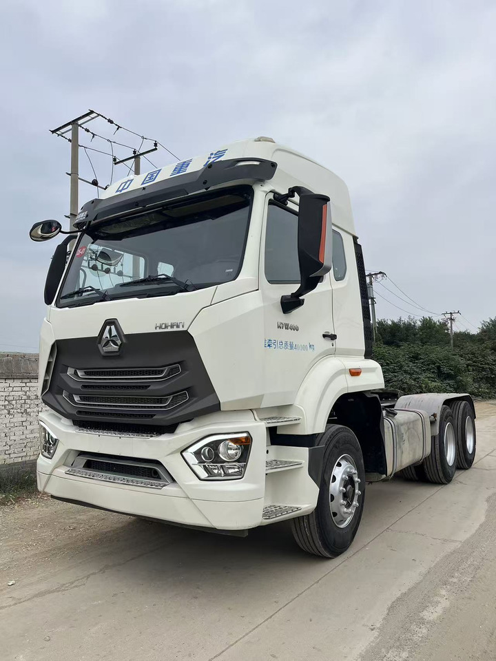 SINOTRUK HOHAN tractor - Тягач: фото 1 SINOTRUK HOHAN tractor - Тягач: фото 1