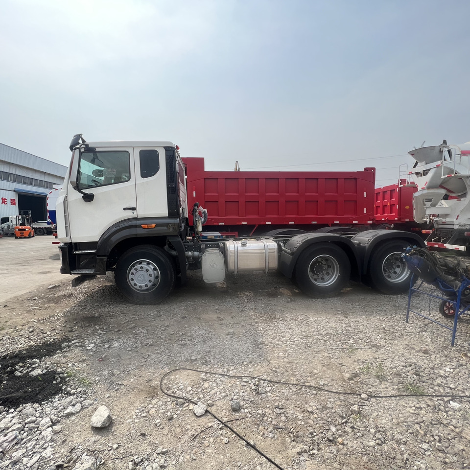 SINOTRUK HOHAN tralier head - Тягач: фото 2 SINOTRUK HOHAN tralier head - Тягач: фото 2