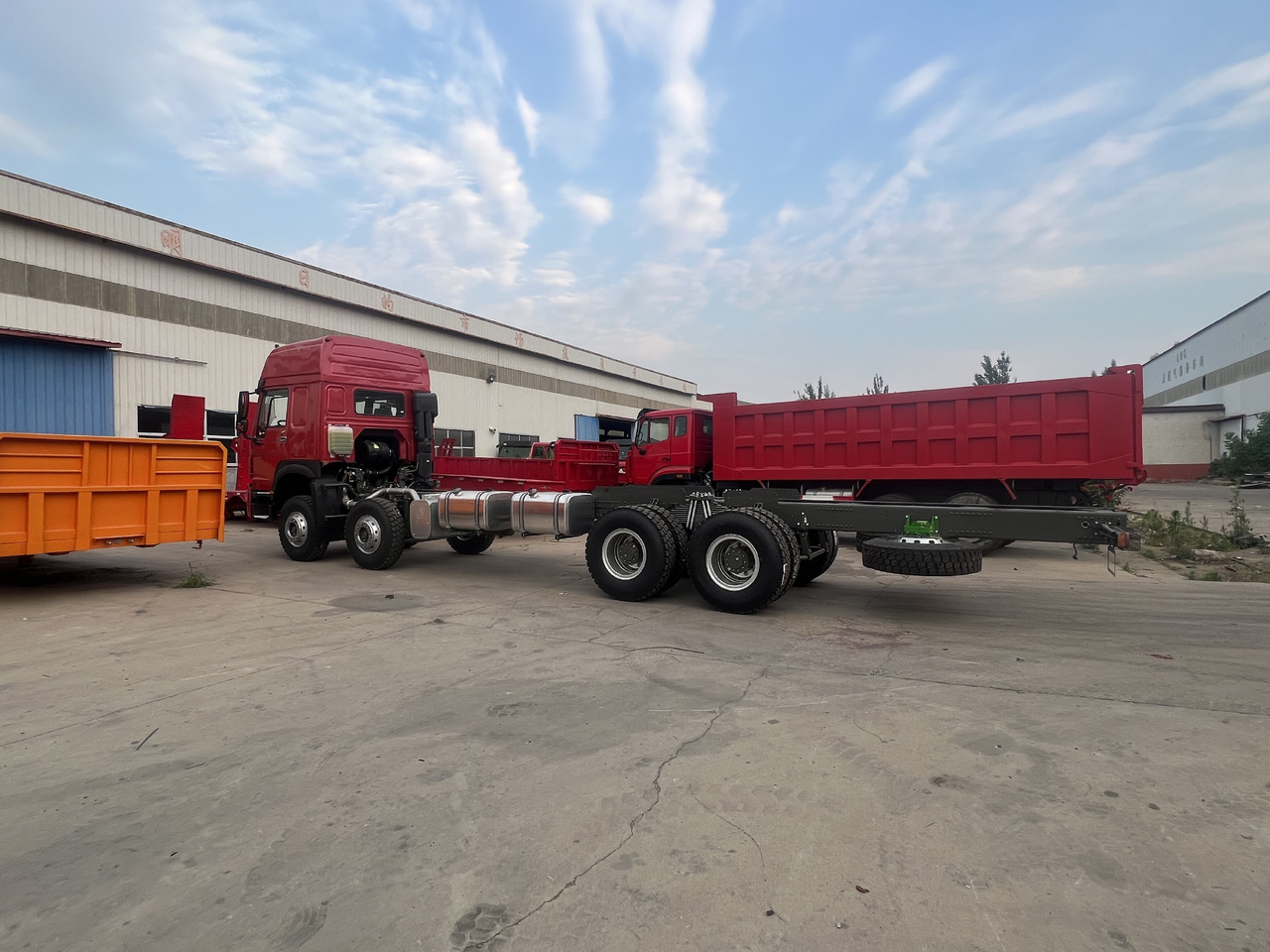 SINOTRUK HOWO - Тягач: фото 2 SINOTRUK HOWO - Тягач: фото 2