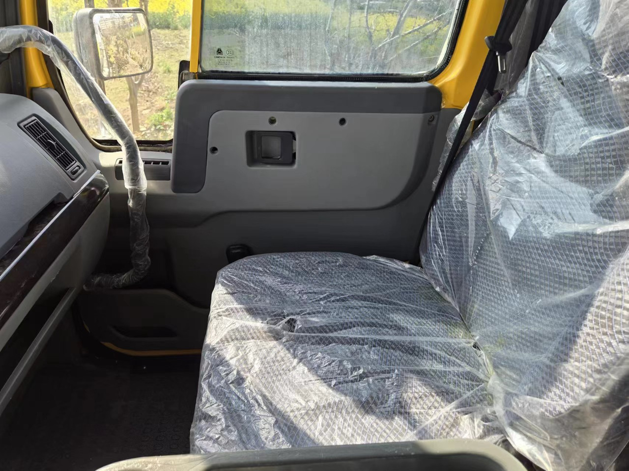 SINOTRUK HOWO - Тягач: фото 4 SINOTRUK HOWO - Тягач: фото 4