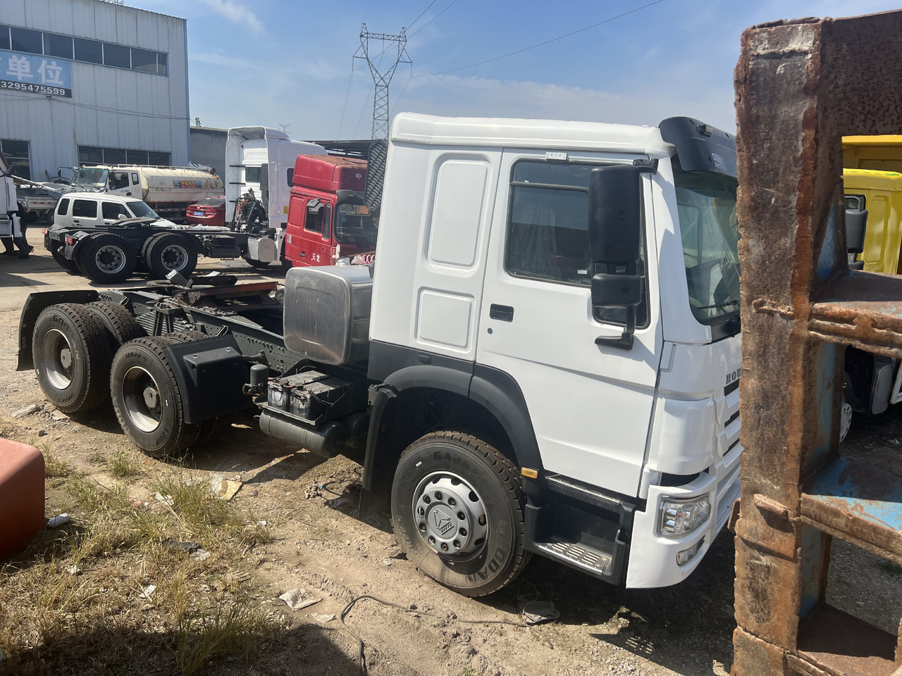 SINOTRUK HOWO trailer head - Тягач: фото 4 SINOTRUK HOWO trailer head - Тягач: фото 4