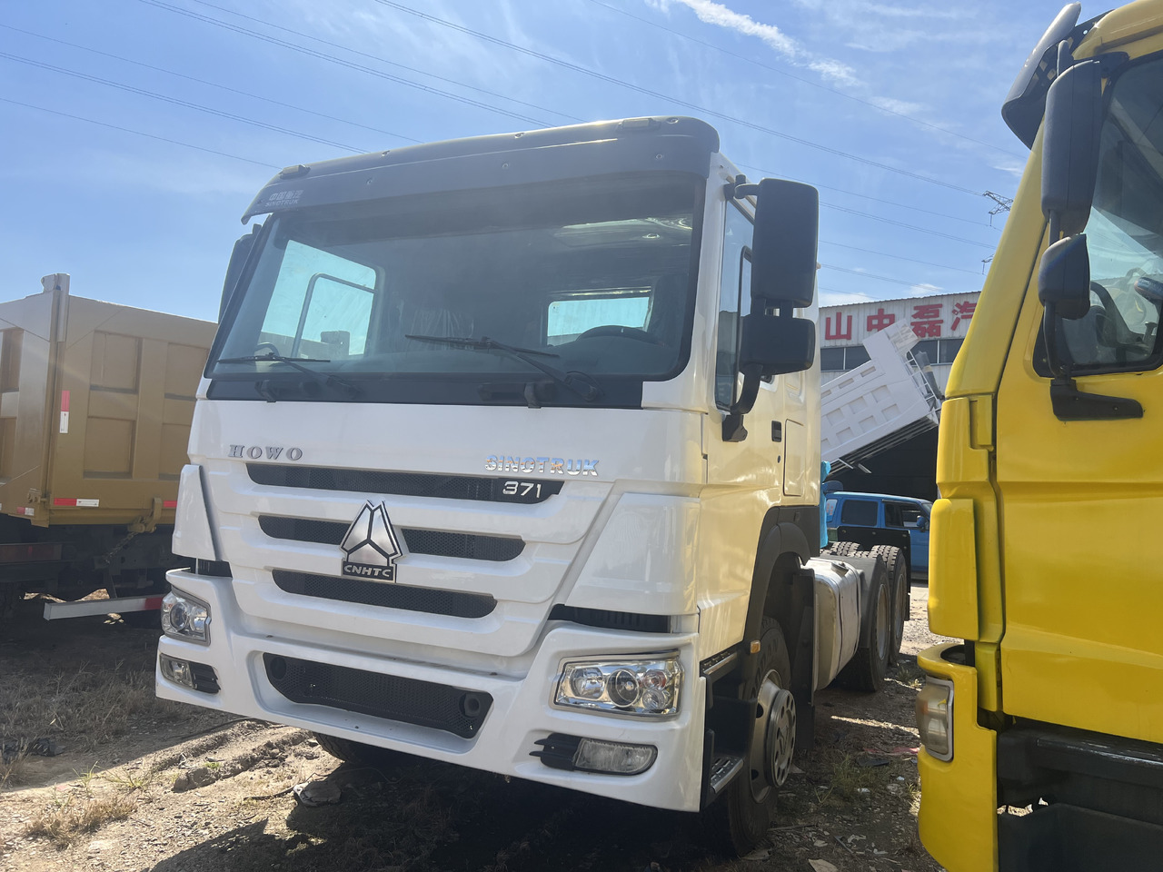 SINOTRUK HOWO trailer head - Тягач: фото 5 SINOTRUK HOWO trailer head - Тягач: фото 5