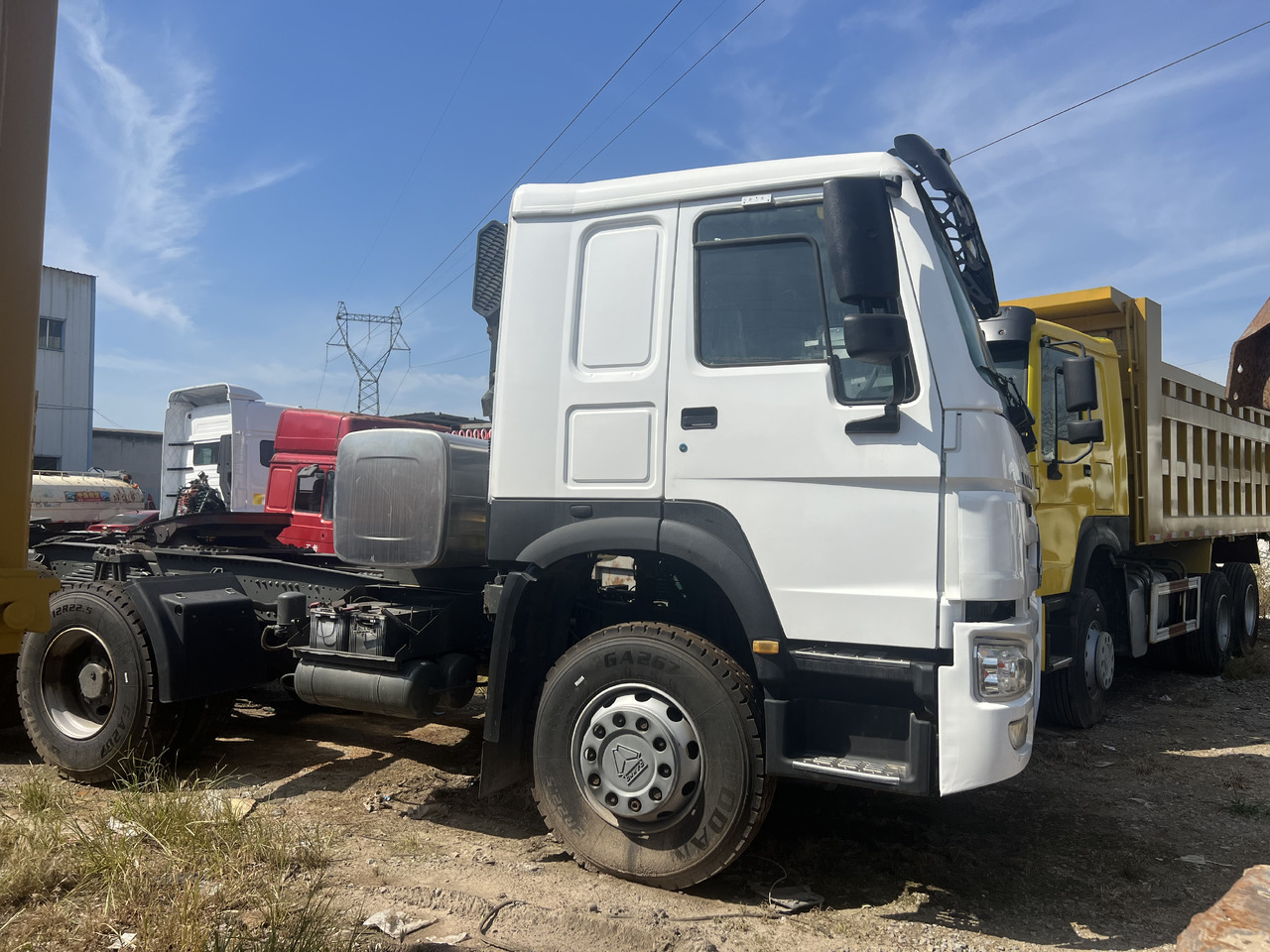SINOTRUK HOWO trailer head - Тягач: фото 3 SINOTRUK HOWO trailer head - Тягач: фото 3