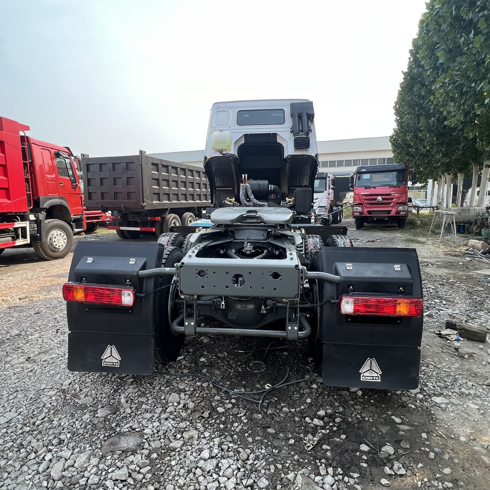 SINOTRUK Howo tractor head - Тягач: фото 3 SINOTRUK Howo tractor head - Тягач: фото 3