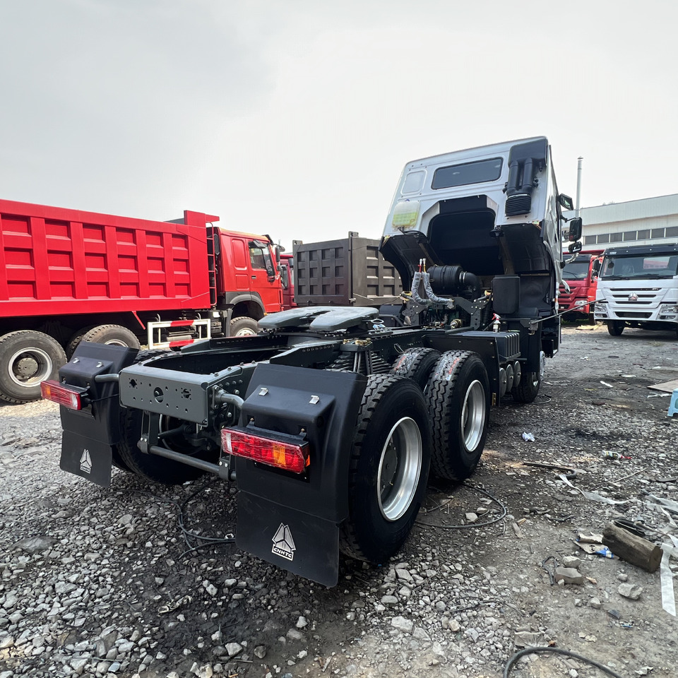 SINOTRUK Howo tractor head - Тягач: фото 2 SINOTRUK Howo tractor head - Тягач: фото 2