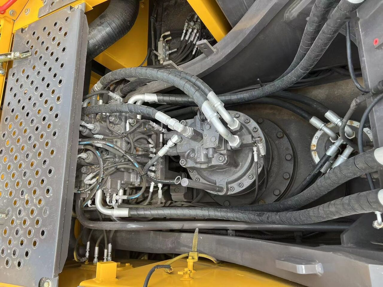 Volvo EC300D - Гусеничный экскаватор: фото 4 Volvo EC300D - Гусеничный экскаватор: фото 4