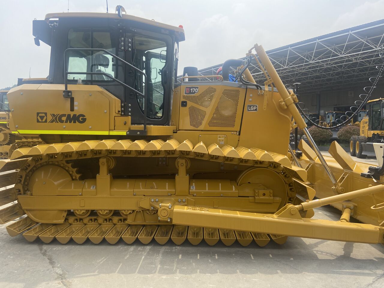 XCMG D170LGP - Бульдозер: фото 1 XCMG D170LGP - Бульдозер: фото 1